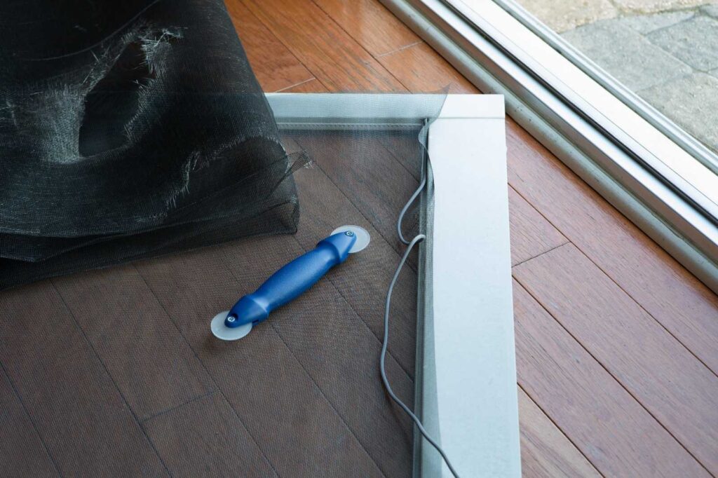 sliding doors repair - screen replacement